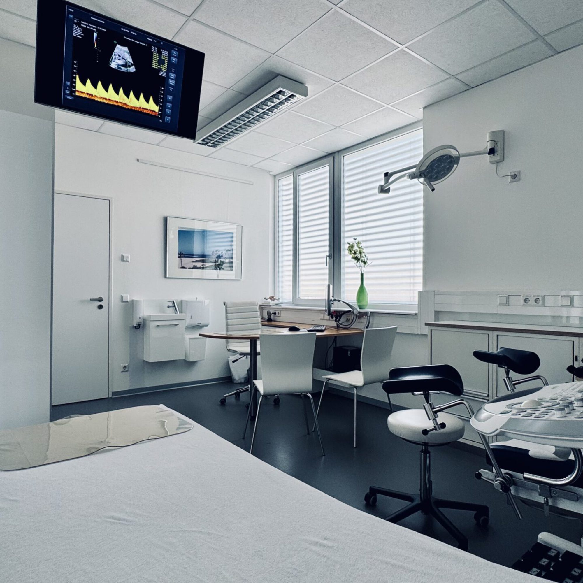 Untersuchungszimmer 1